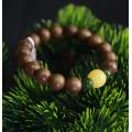 Pulsera Zen de cuentas de madera de agar con piedra preciosa verde