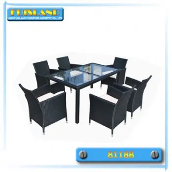 Outdoor PE rattan furniture dining table and chairs