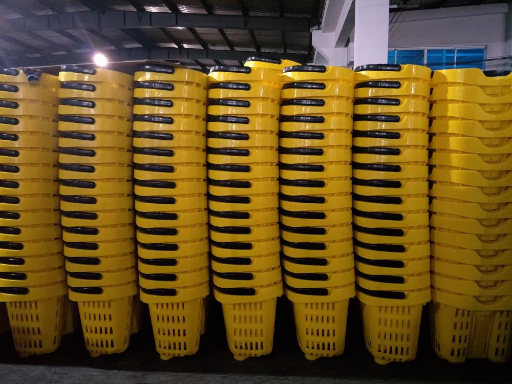 Middle Eastern Customers Visit Factories And Place Orders