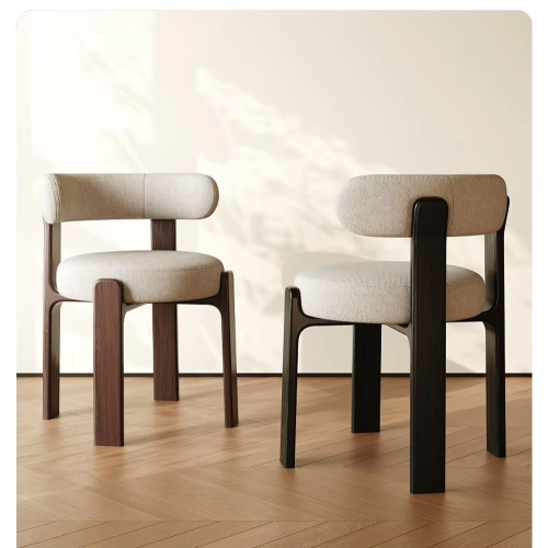 Silla de madera maciza de fresno con tela.