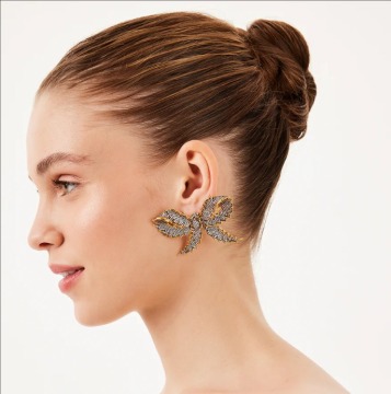 Joyas de aretes de brote: diseños modernos y elegantes