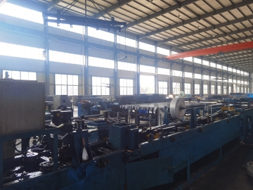 Guide rail for elevator door with fish plate