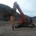 Ultra-high pressure airborne splitter for splitting stone