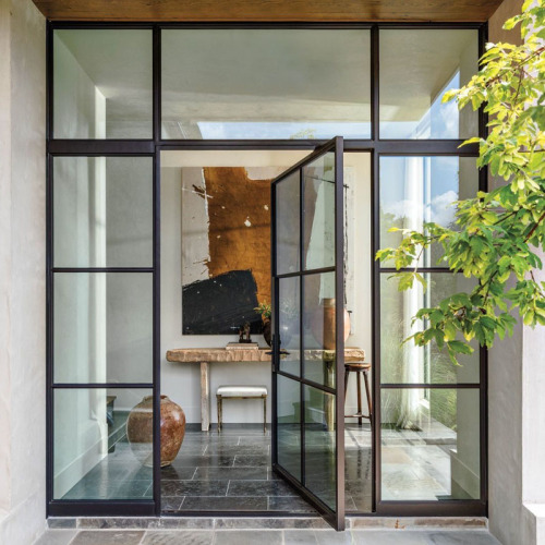 Современная стеклянная дверь с алюминиевой рамой