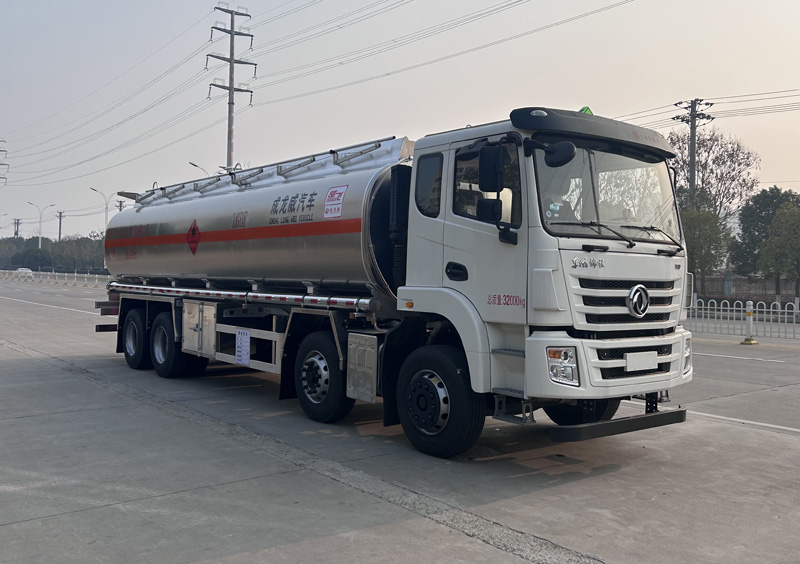 Dongfeng 8x4 oil tanker truck
