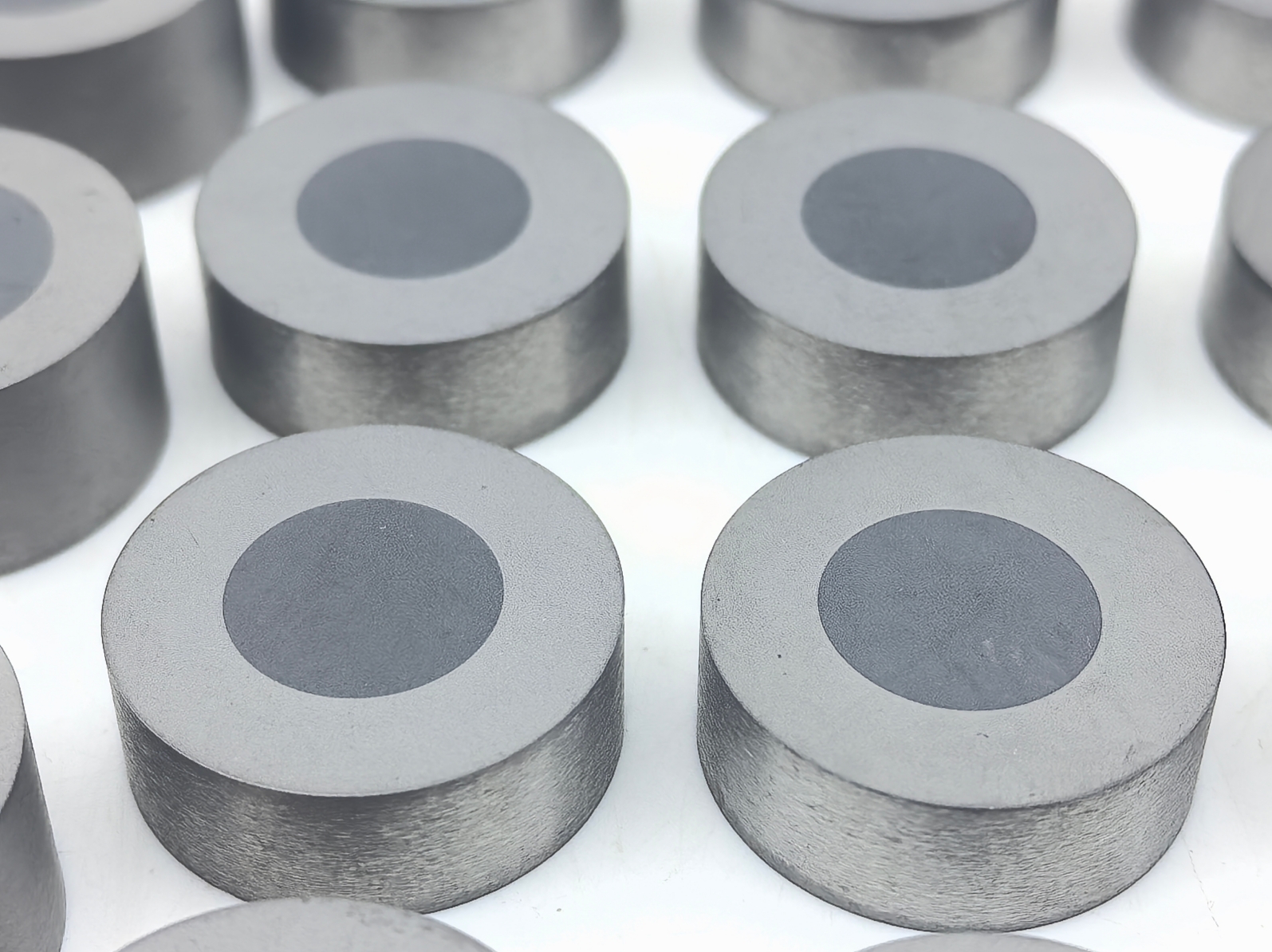 PCD wire drawing die core