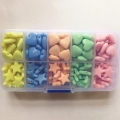 Lindas contas plásticas com multicoloridas para crianças