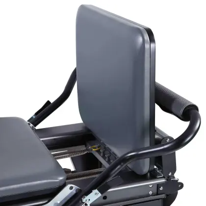 Aluminum Alloy Pilates Reformer with Body Building Black Frame and Balanced Core