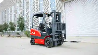 Environmentally friendly electric forklift energy-saving