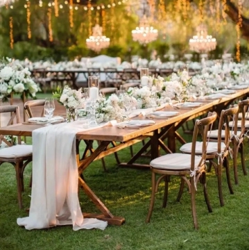Wholesale Solid Wood Indoor/Outdoor Dining Tables for Hotels and Events