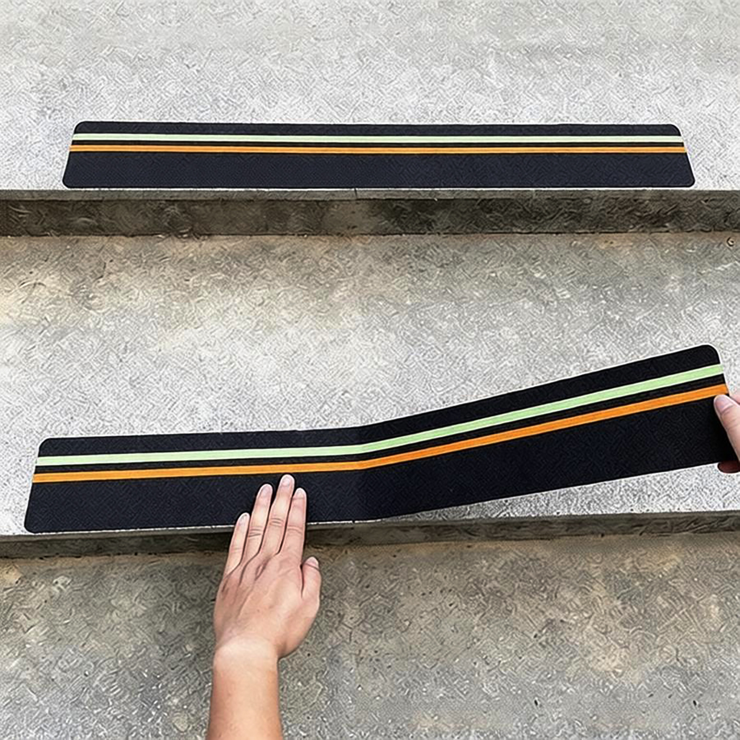 Reflective & glow in dark anti slip tape (1)