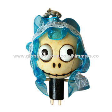 Customized 3D voodoo doll wood logo free promotional keychain