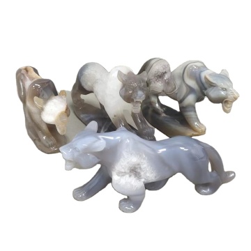 High-Quality Hand-Carved Agate Geode Leopards for Desktop Ornament