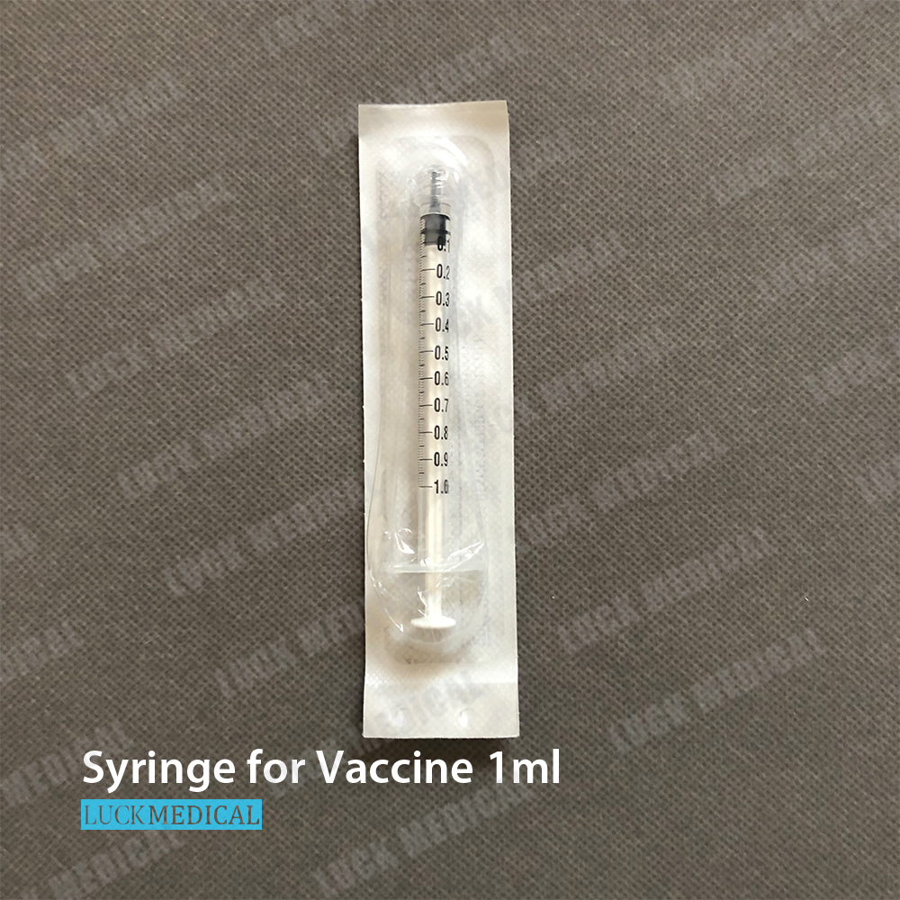 Шприц с предохранительным устройством и защитным кожухом