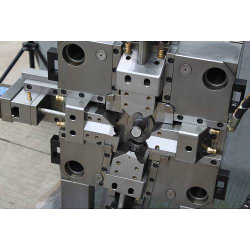 Cold runner plastic injection mouding for plastic part