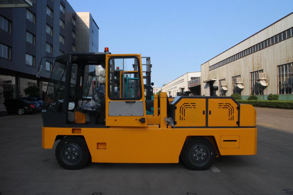 Side Forklift In Yellow