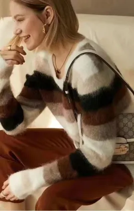 Alpaca stripe round collar sweater for lady