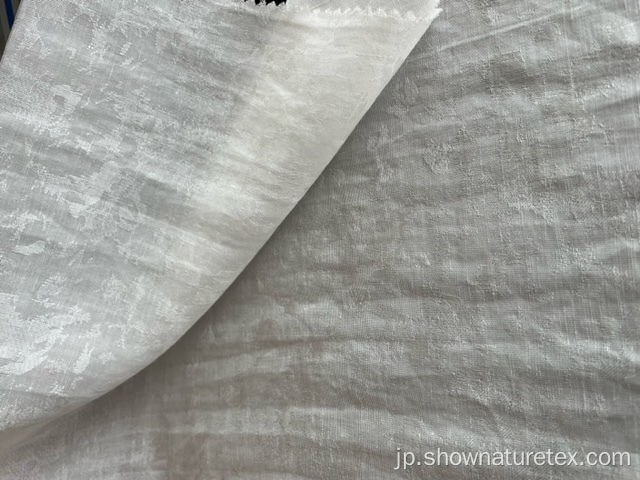 Tencil Linen Rayonは、Jacquardのシルクタッチファブリックを織り交ぜます