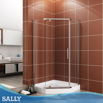 Sally Corner Badezimmer Duschbad drehte sich an Türgehäuse