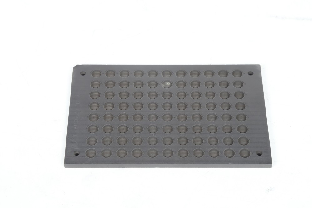 Porous graphite electrode