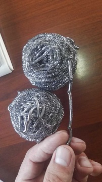 High Quality Galvanized Iron Scourer
