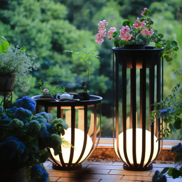 Nodric Design 5W Solar-Powered Waterproof LED Garden Lights