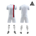 Conjunto de traje de fútbol para hombre con manga corta.