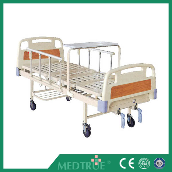 CE/ISO Approved Double-Crank Manual Medical Bed (MT05083087)