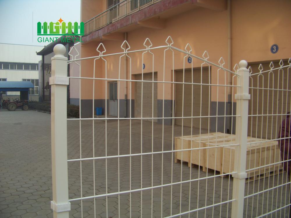 Welded decofor panel fencing