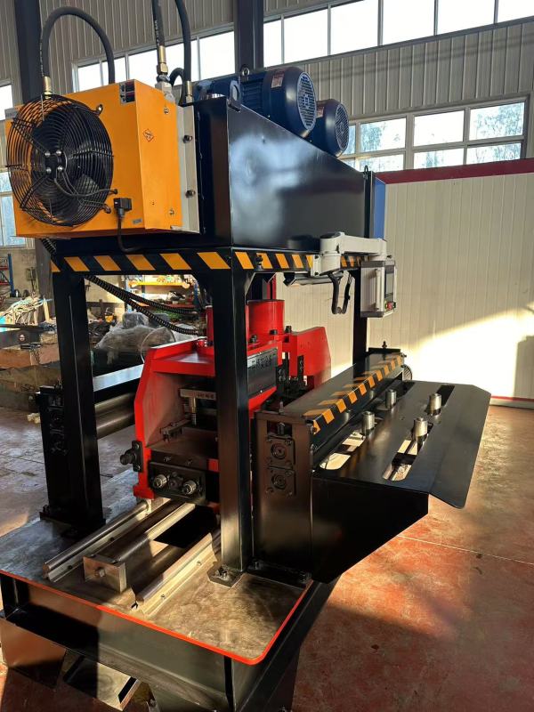 A flat bridge punching machine