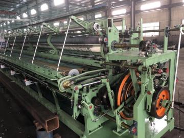 large netting machine with swivel hooks