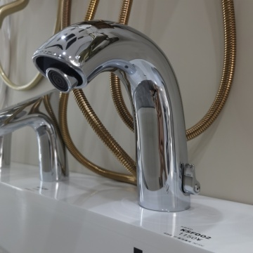Robinet de capteur de salle de bain pour bassin