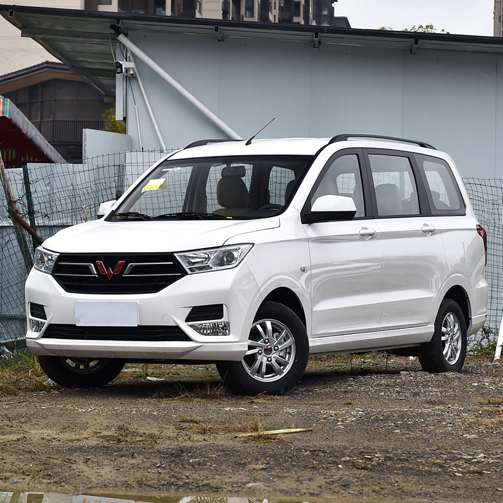 Mid-size car New Wuling Hongguang S