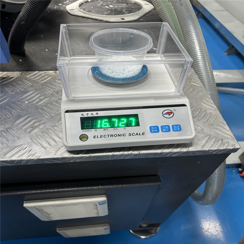 Injection molding machine maintenance3