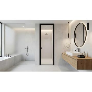 Banheiro moderno com porta giratória de alumínio