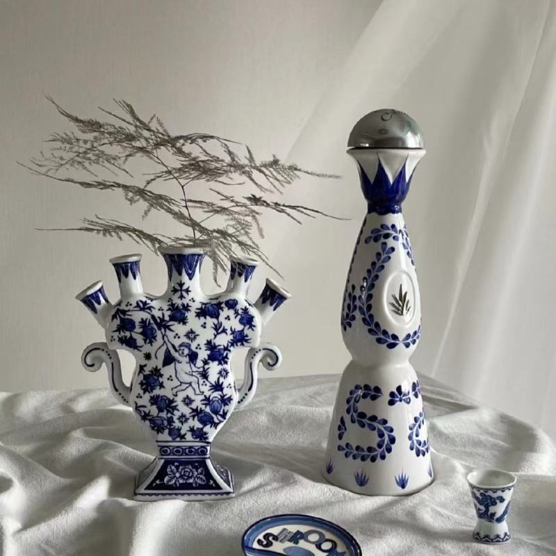 Exquisite Blue and White Five-Finger Design Dinnerware