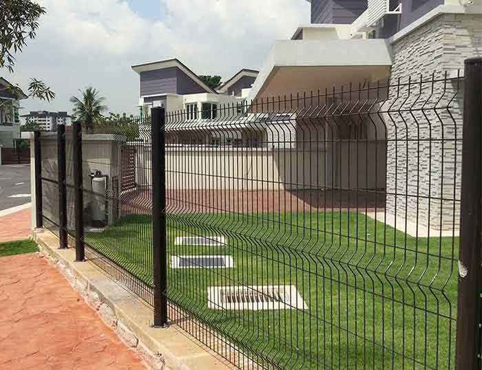 peach-shaped fence3