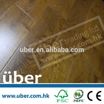 Solid Looking Golden hand scracthed Lacquered Oak(European White Oak) Engineered Flooring