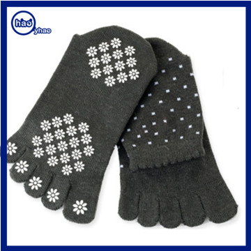 Hot sell Chinese factory high quality cotton non slip yoga socks