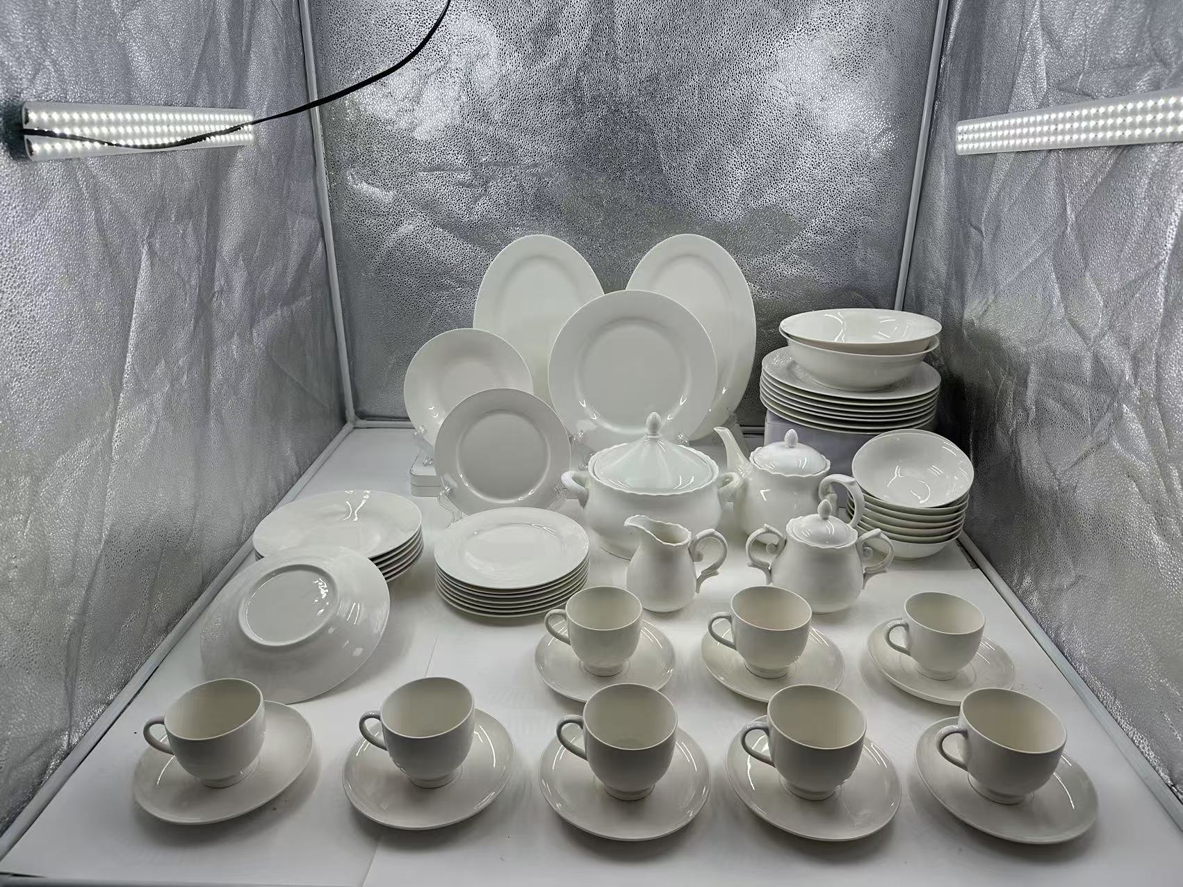 Convenient ceramic tableware for use