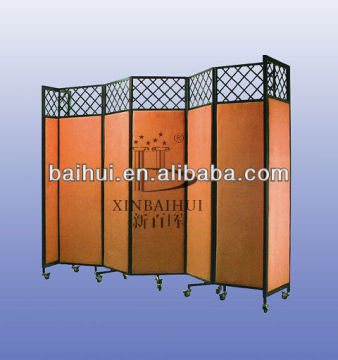 Room divider with wheels