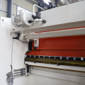 Barre de torsion hydraulique Machine de flexion en métal E21 Système