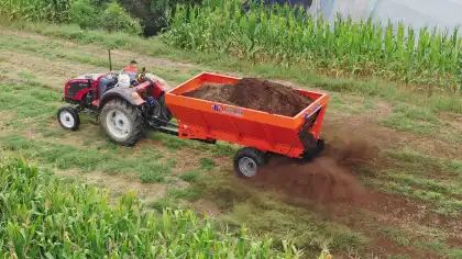 Tractor Trailer Fertilizer Spreader for 80-120 HP Tractors