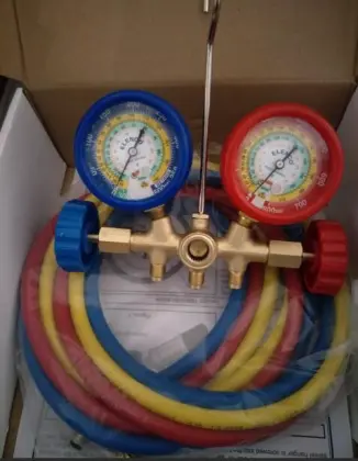 Charging Hose with Safety Valve for Freon Refrigerant (R12, R134a, R410a, R32) - Manifold Gauge Compatible