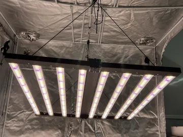 Full Spectrum Folding LED Grow Light 800W dimmable