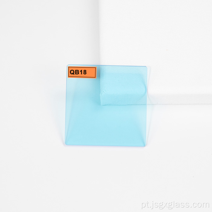 Escolha o tipo de absorção Vidro óptico azul QB18