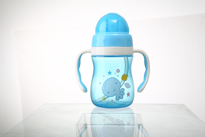 Csecsemő vizes palack Baby Straw Cup M