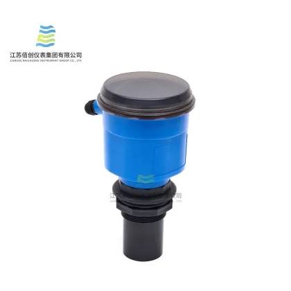 Integrated ultrasonic level gauge