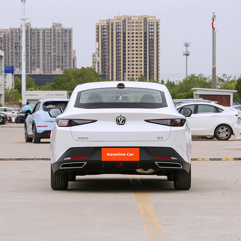 Compact gasoline three box car, changan lamore