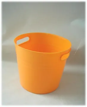 Plastic bucket